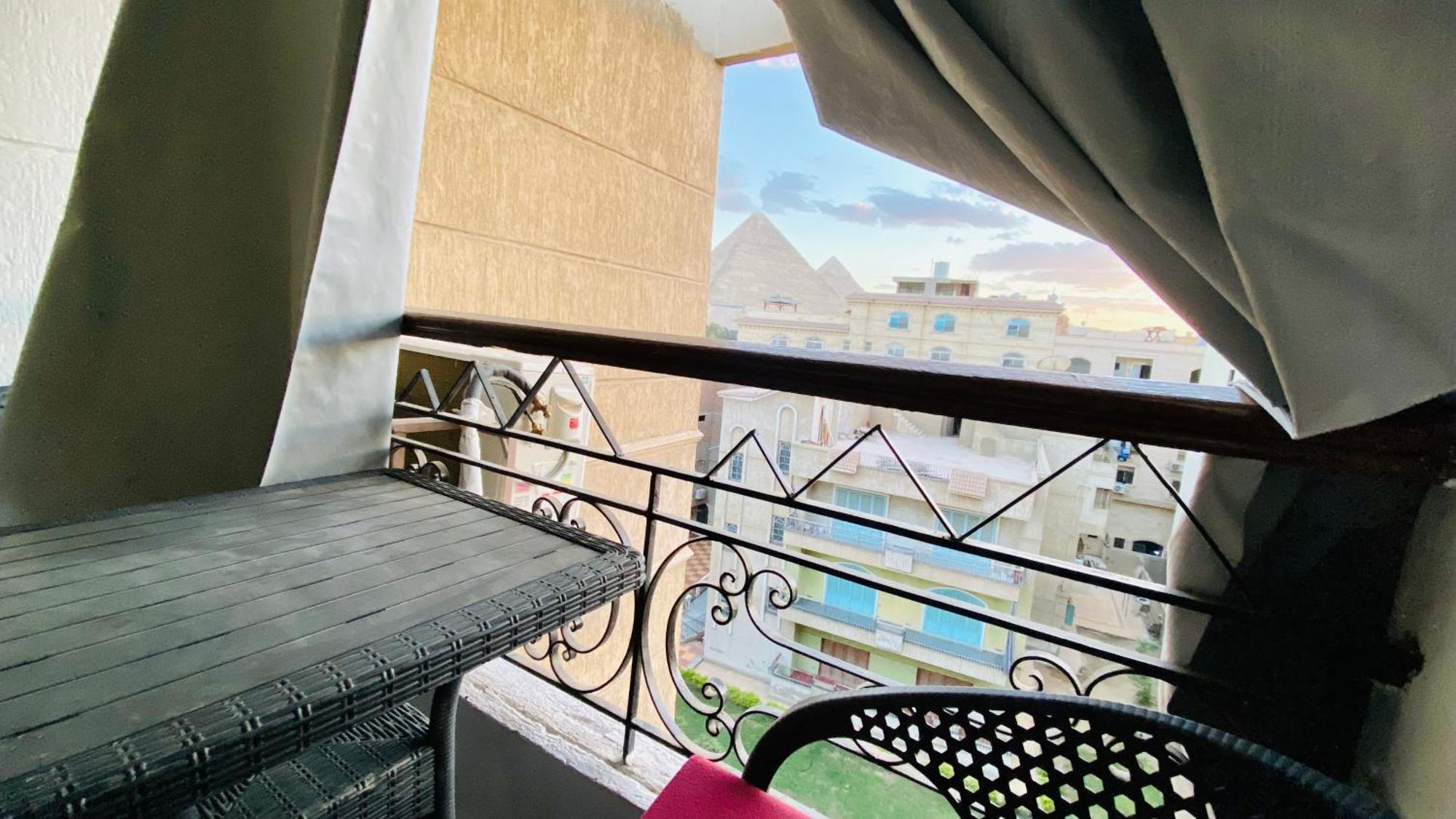 Отель Oh Pyramids View Kafrat al Jabal Экстерьер фото